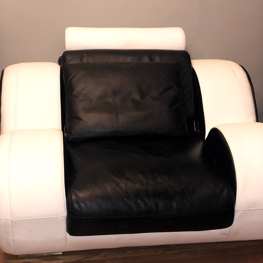 Individual sofa chair all leather black and white!